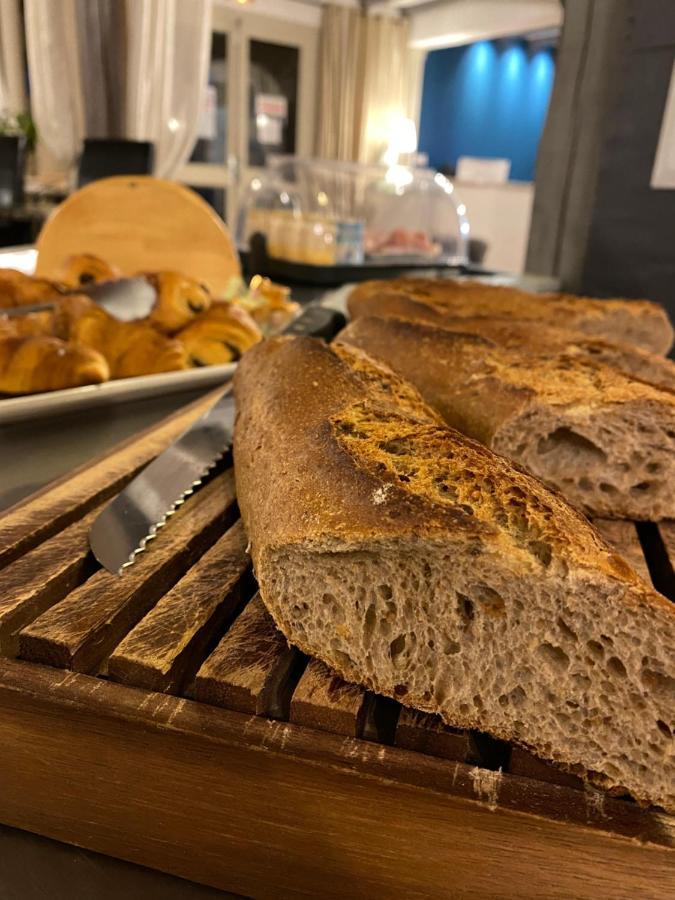 Logis Hotel Medieval, Montelimar Nord ロシュモール エクステリア 写真