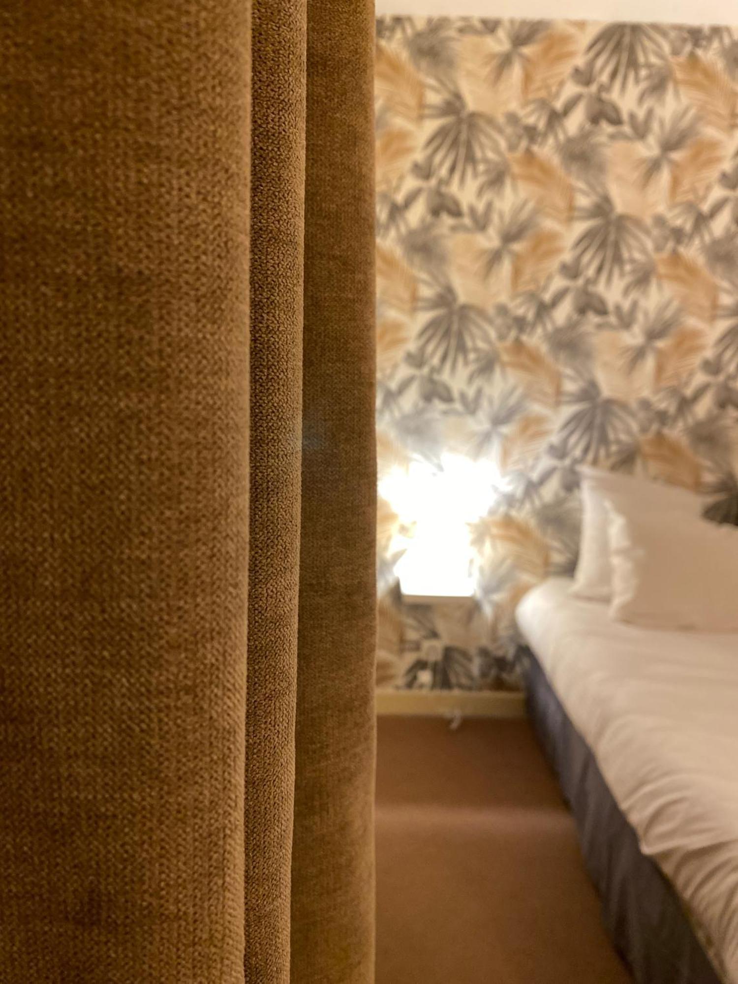 Logis Hotel Medieval, Montelimar Nord ロシュモール エクステリア 写真