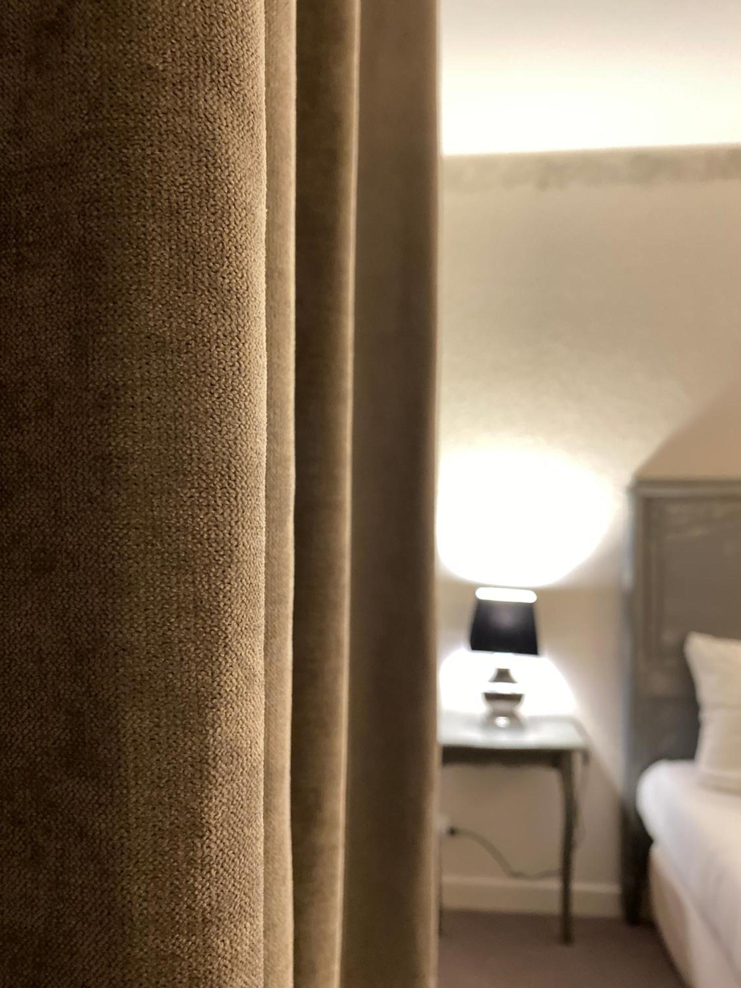 Logis Hotel Medieval, Montelimar Nord ロシュモール エクステリア 写真