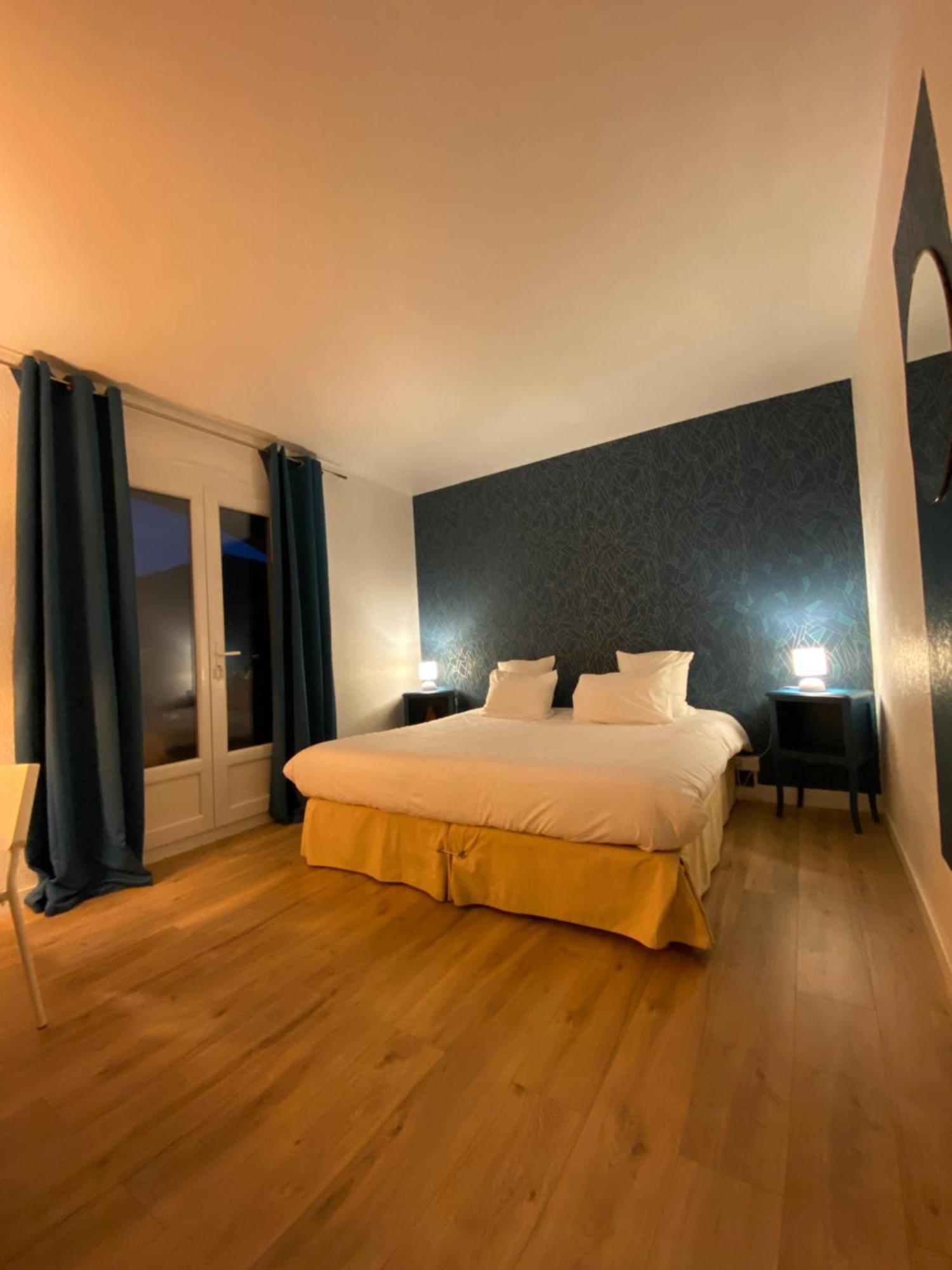 Logis Hotel Medieval, Montelimar Nord ロシュモール エクステリア 写真