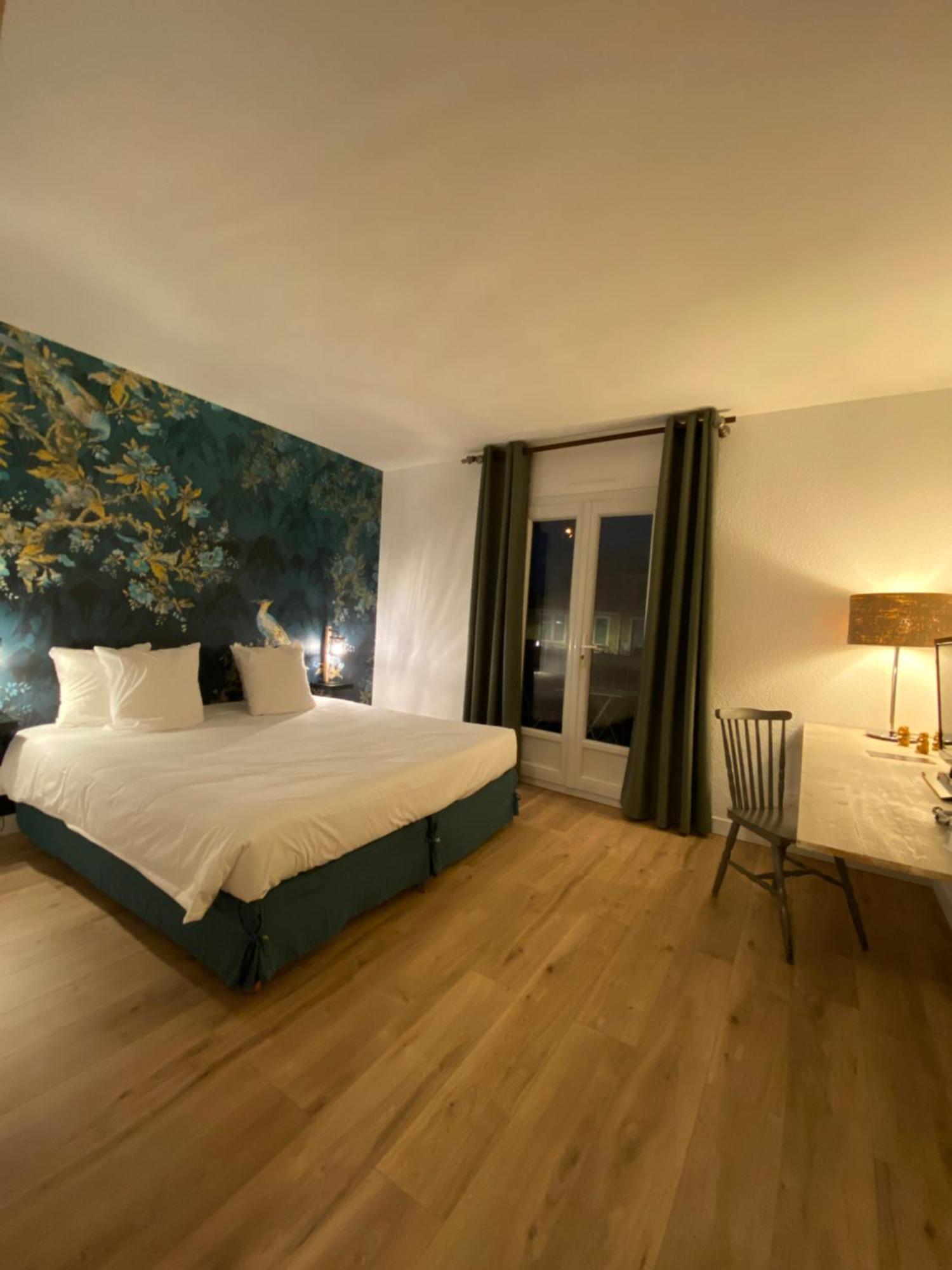Logis Hotel Medieval, Montelimar Nord ロシュモール エクステリア 写真