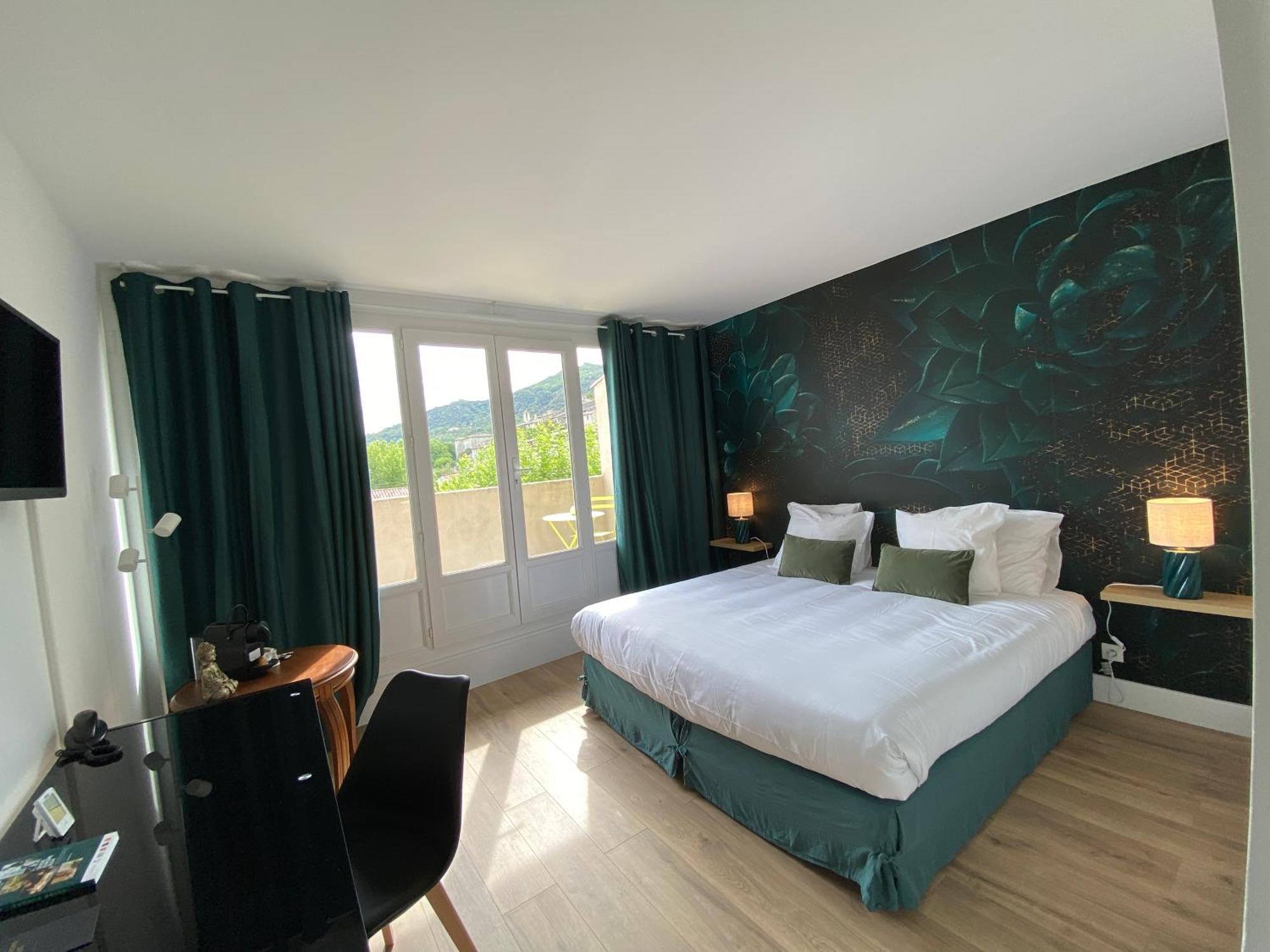 Logis Hotel Medieval, Montelimar Nord ロシュモール エクステリア 写真