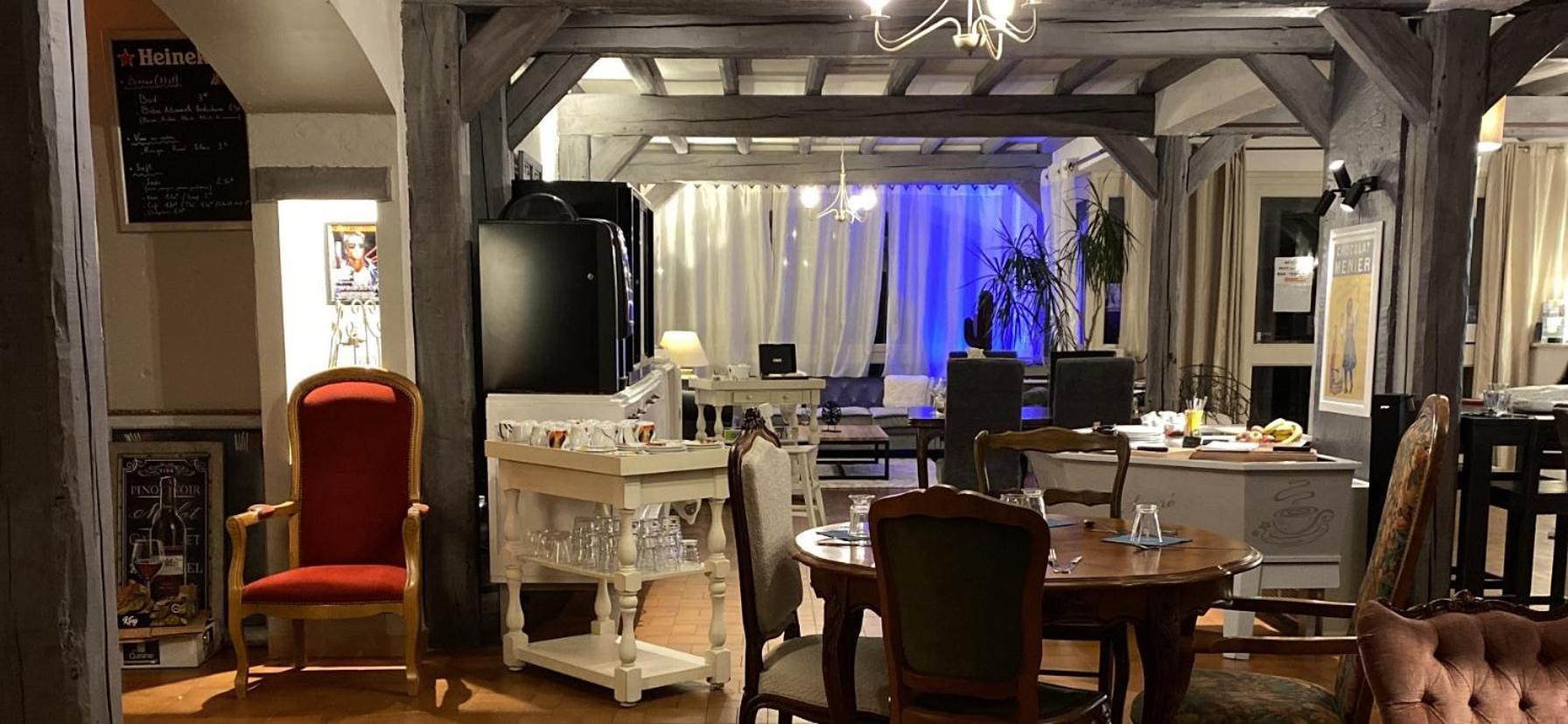Logis Hotel Medieval, Montelimar Nord ロシュモール エクステリア 写真