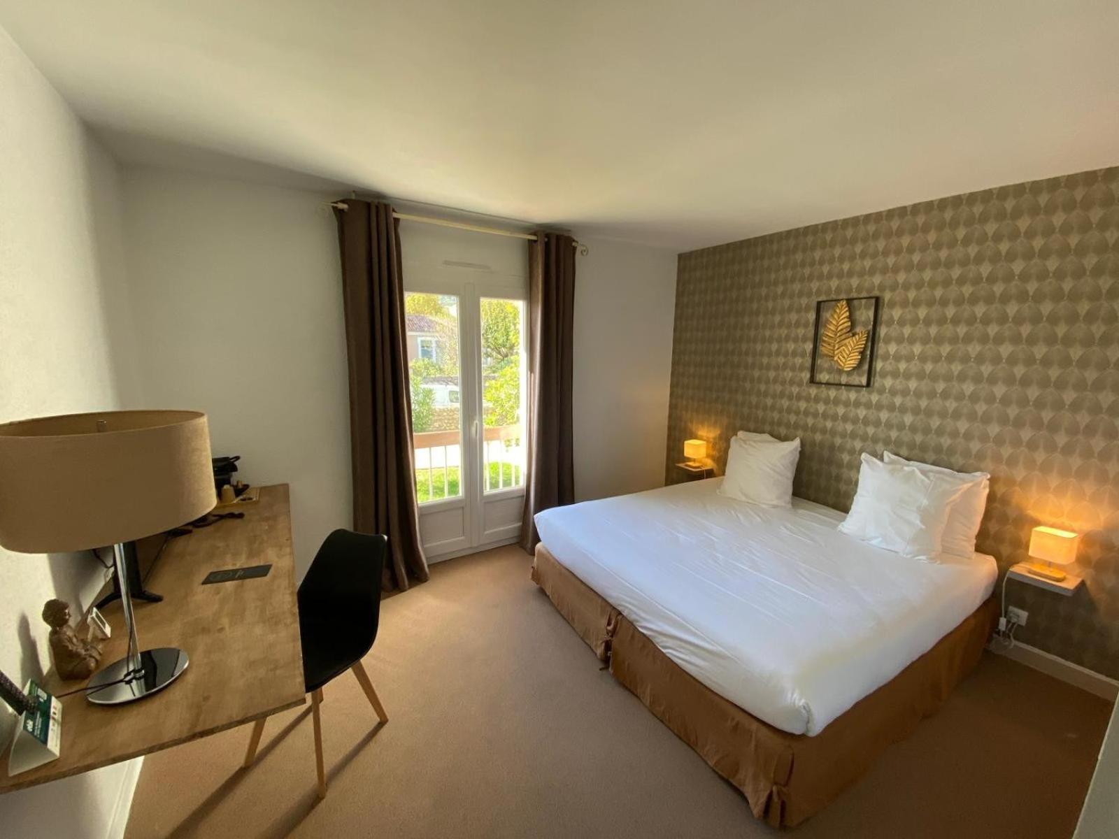 Logis Hotel Medieval, Montelimar Nord ロシュモール エクステリア 写真