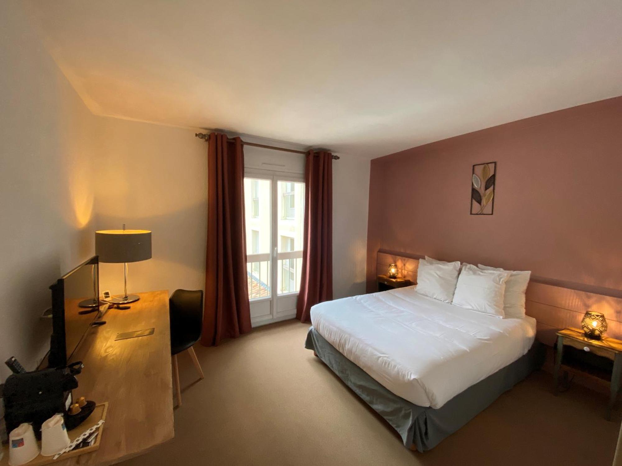 Logis Hotel Medieval, Montelimar Nord ロシュモール エクステリア 写真