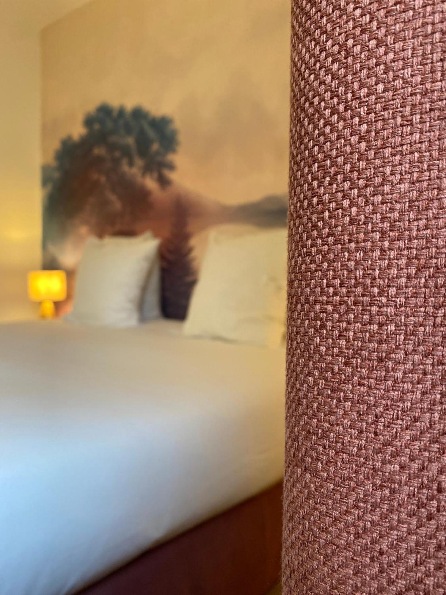 Logis Hotel Medieval, Montelimar Nord ロシュモール エクステリア 写真